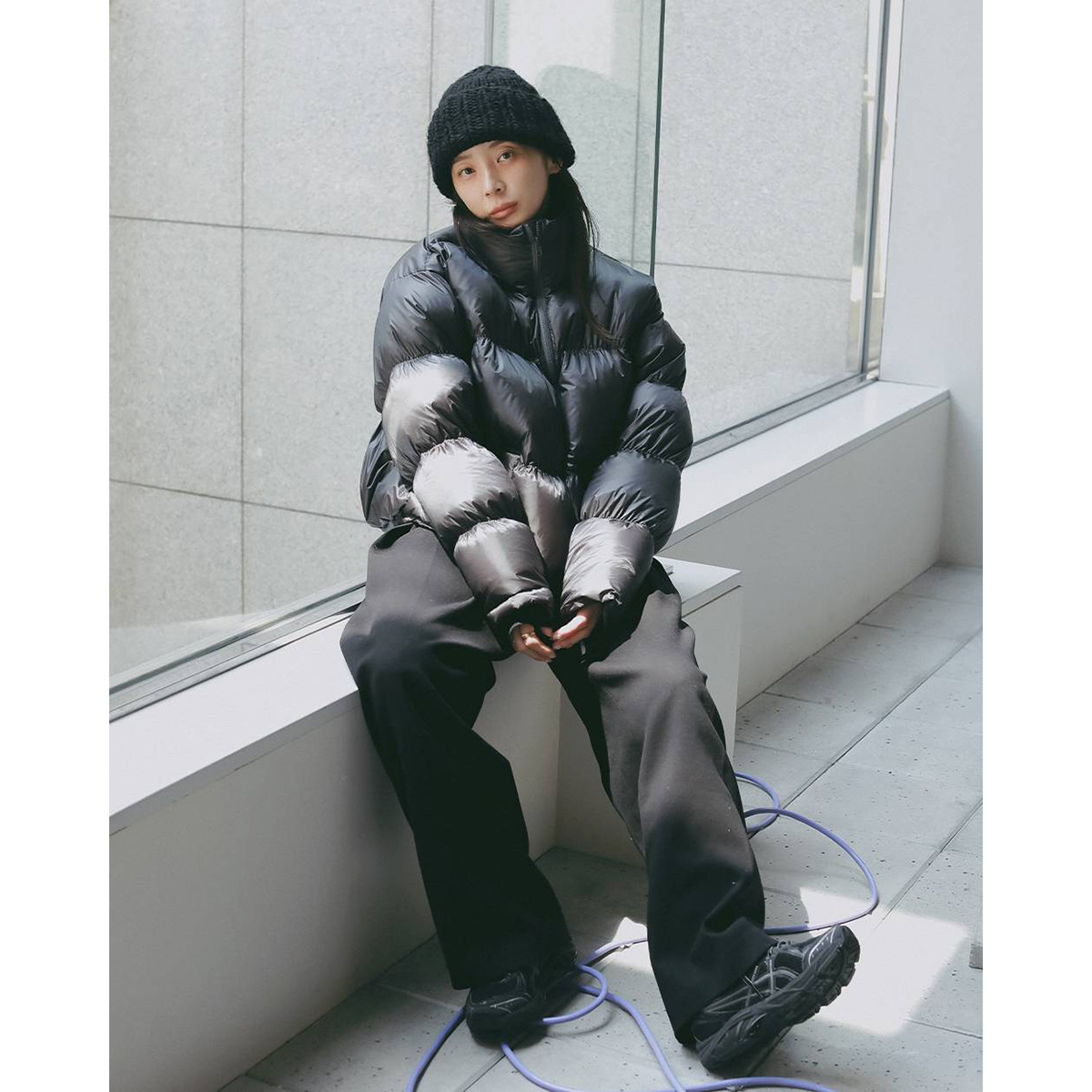 吉田怜香さんがTODAYFUL Standcollar Down Jacket チョコをビーニーと合わせて着用したコーデ