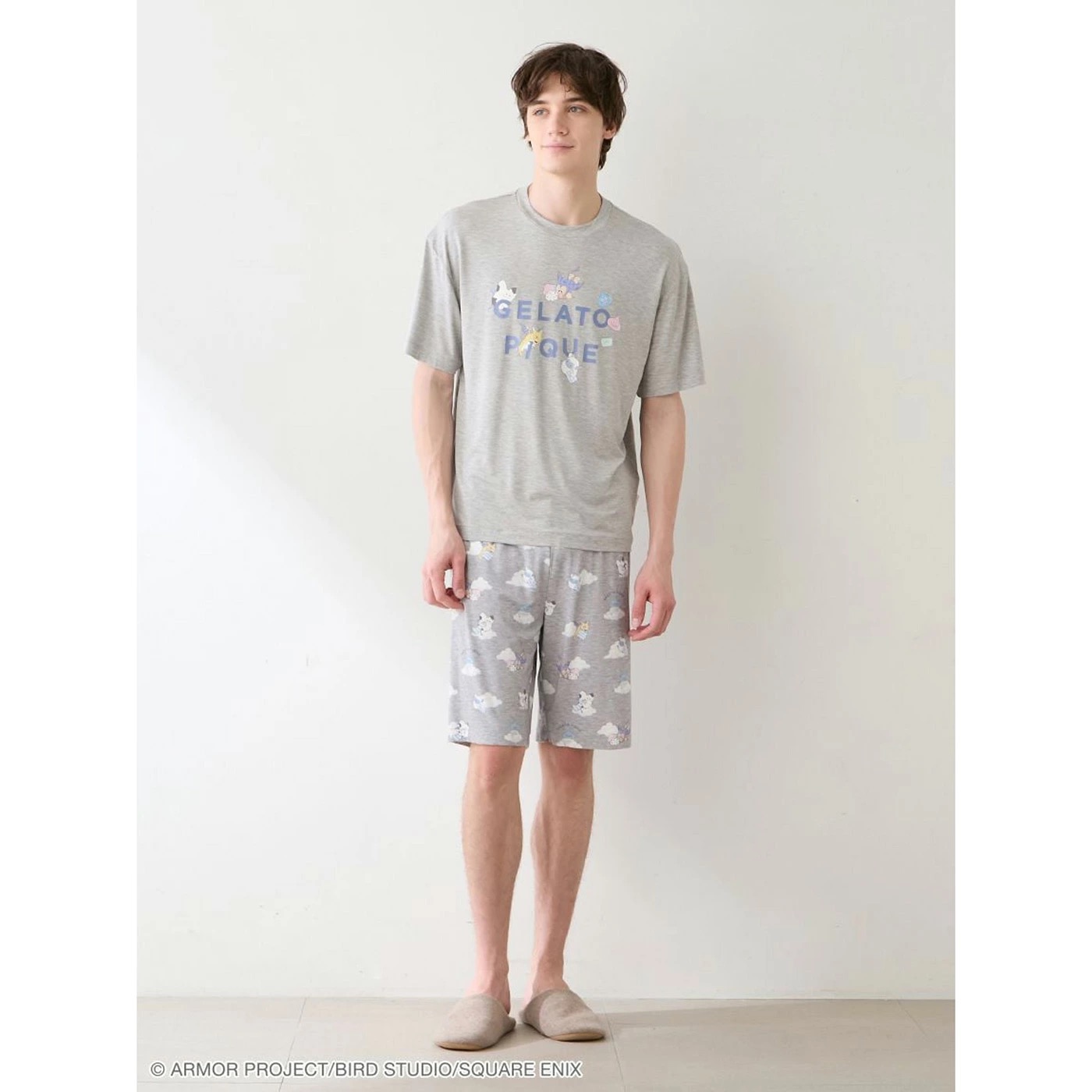 ジェラートピケ オム ドラクエ ワンポイントTシャツ&総柄ハーフパンツ グレー着用イメージ