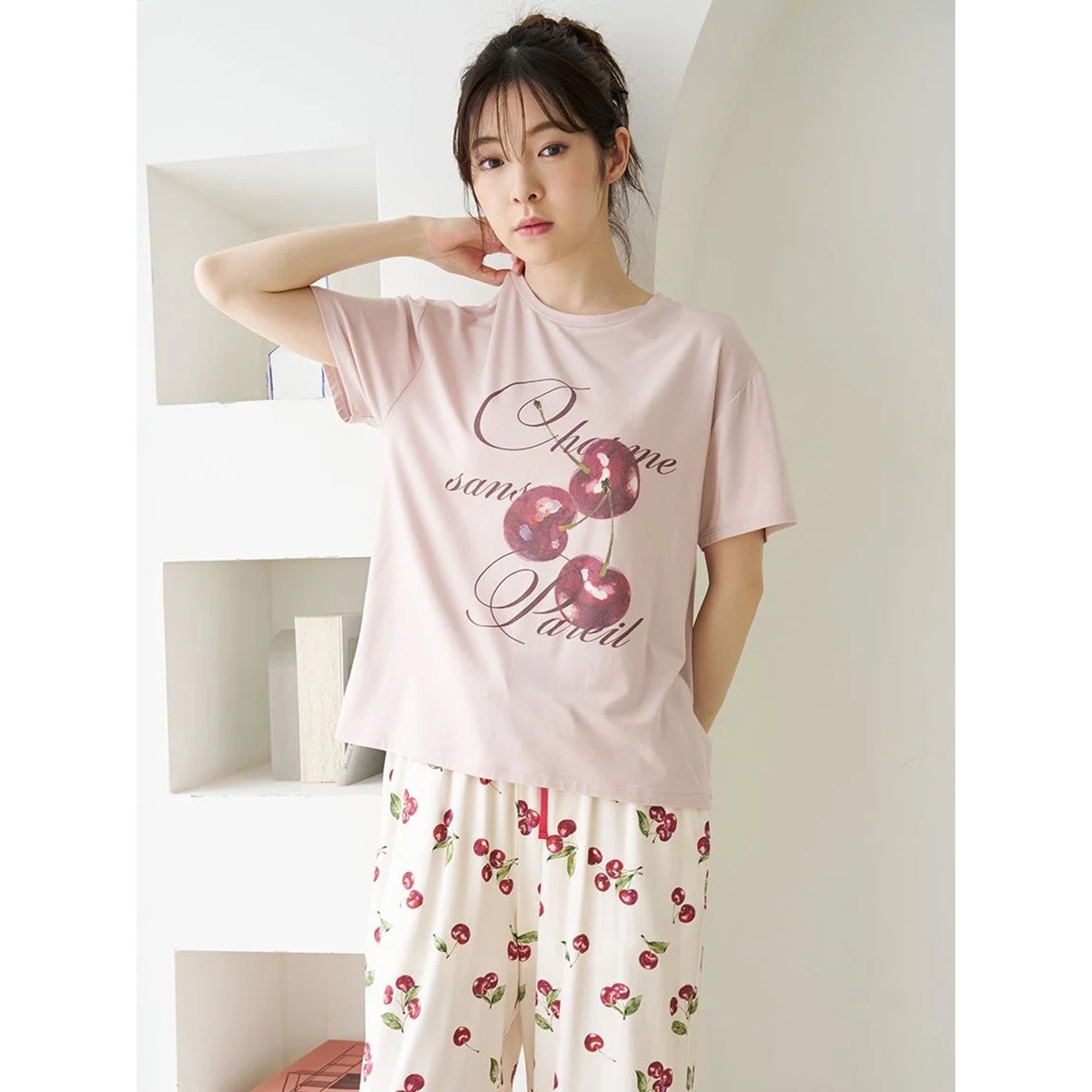 Moilis チェリーTシャツ LPNKの着用イメージ