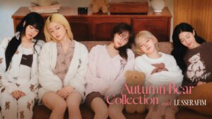 gelato pique Autumn Bear Collection 秋色ベアのルームウェアを着てソファでくつろぐキービジュアル
