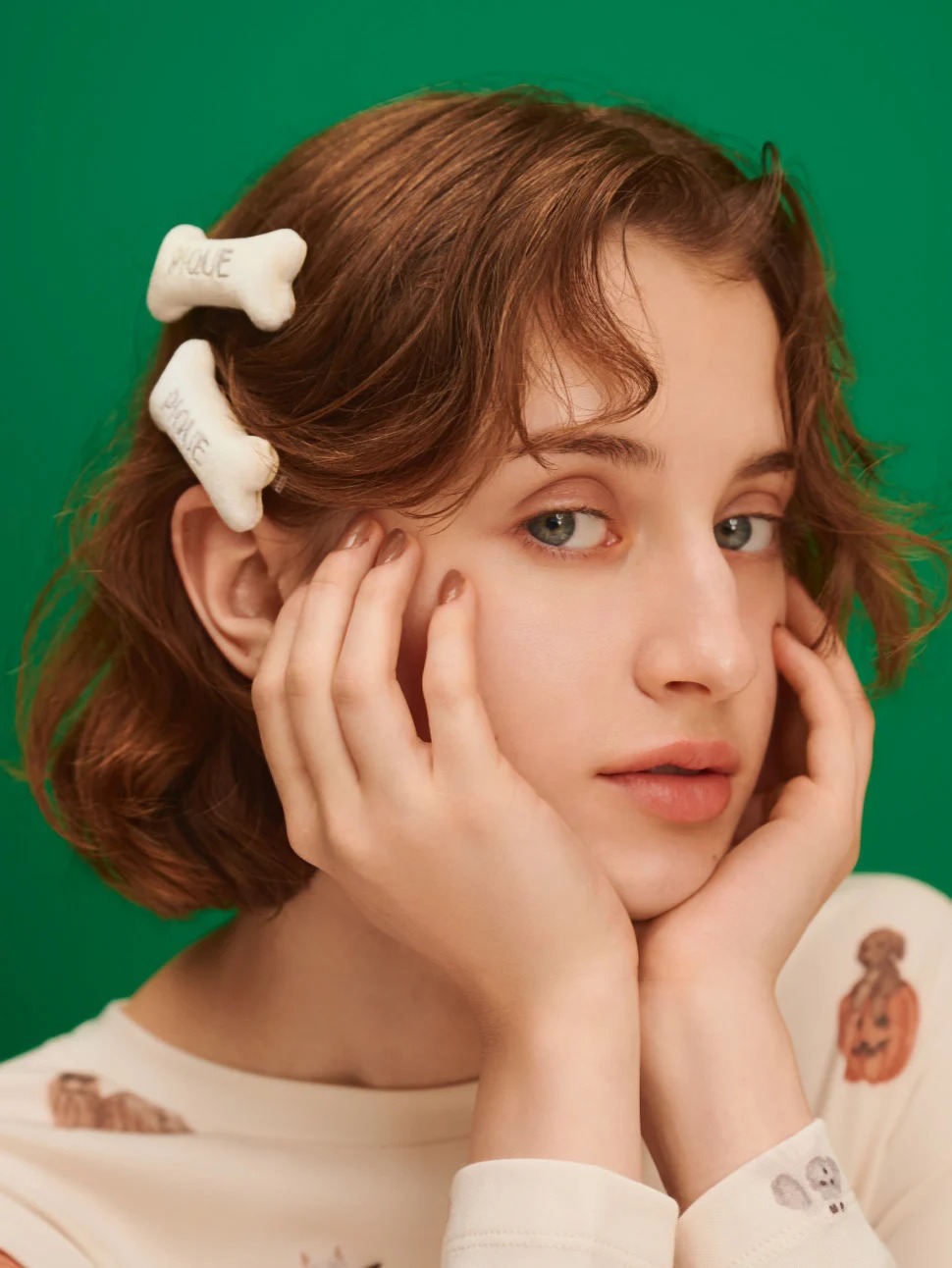 gelato pique ボーンヘアピンを前髪に付けたイメージ