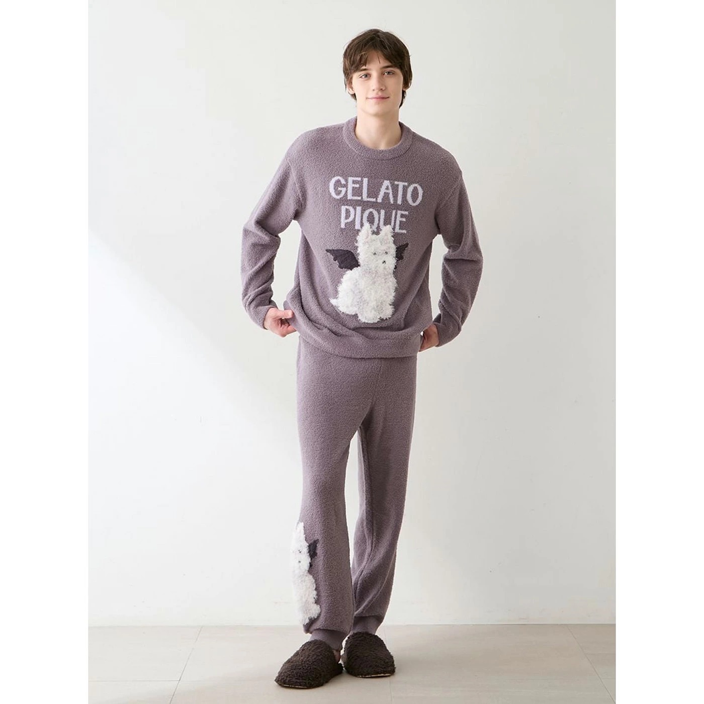 GELATO PIQUE HOMME ナイトパレードDOGSジャガードプルオーバーの上下着用イメージ