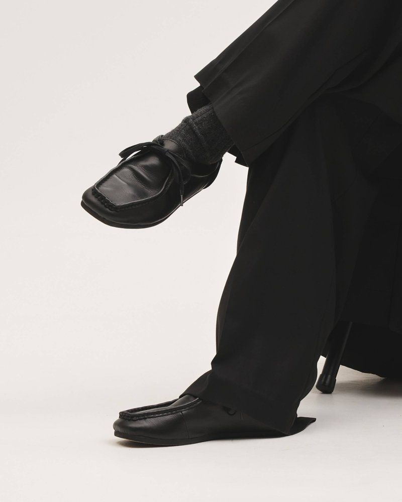 TODAYFUL Lightweight Tuck Trousers ダークブラウン(即納分) コーディネート
